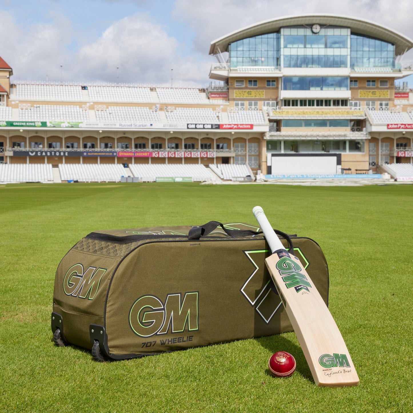 GM Cricket Bag 707 Wheelie